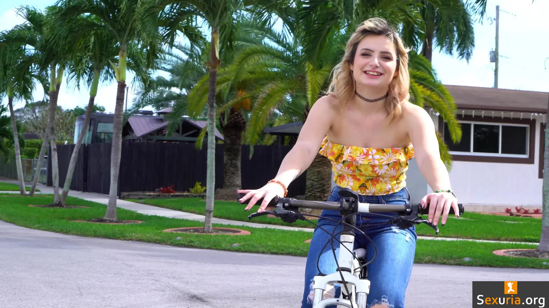 Bang! YNGR - Evie Christian [1080p]