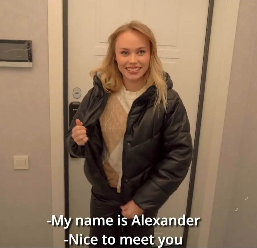 Mari Moore - The New Maid Didnt Do A Good Job FullHD 1080p