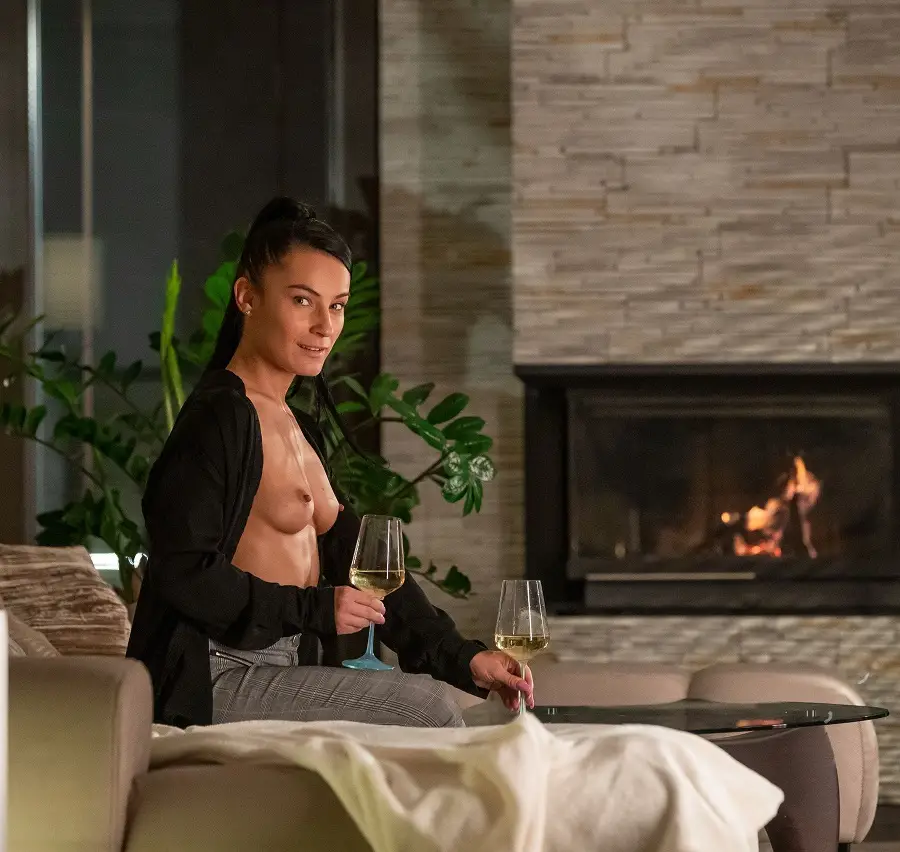 Lexi Dona - Dinner HD 720p