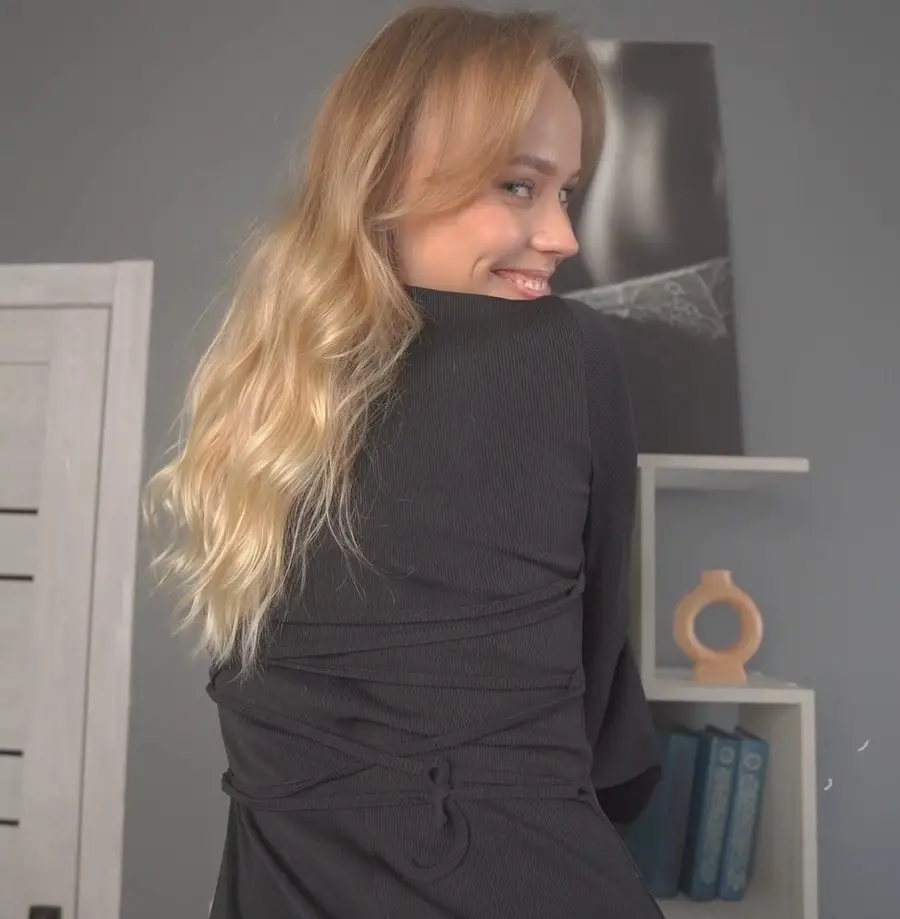 Mari Moore - Stepfather Accidentally Touched Stepdaughter Ass And Fucked Her Hard In Her Throat And Pussy FullHD 1080p