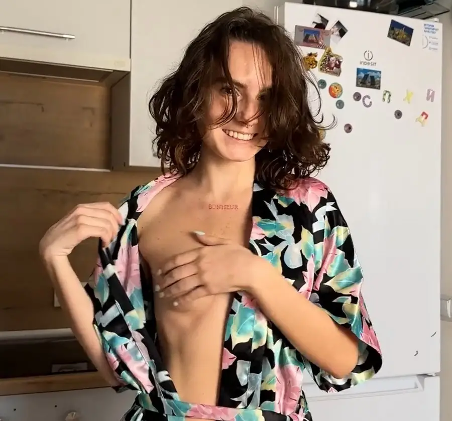 Darcy Dark - Step-Sister Bath Time Fun FullHD 1080p