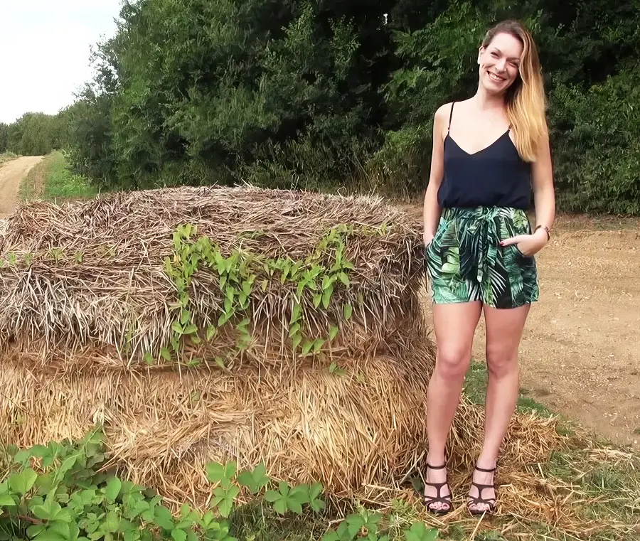 Melanie - Melanie'S Country And Naughty Ride, 28 Years Old! FullHD 1080p