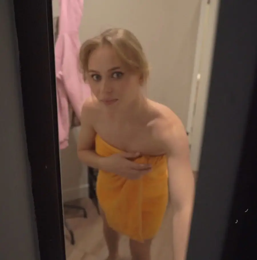 Mari Moore - Hottie Seduced A Worker And Let Her Pussy Be Licked And Her Face Cummed FullHD 1080p