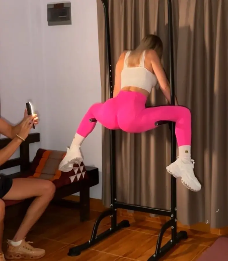 Booty Frutti - Fitness Workout Gone Wrong FullHD 1080p