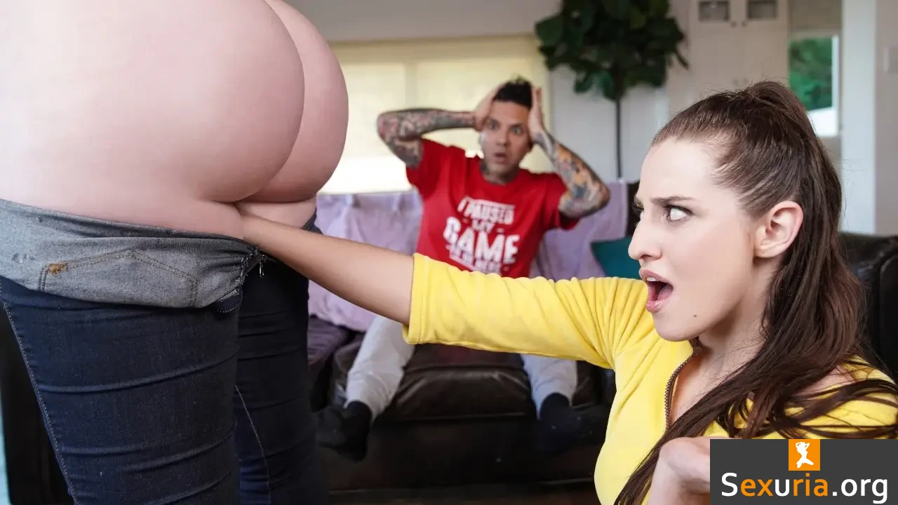 Brazzers Exxtra - Aubree Valentine & Abigaiil Morris [1080p/SD]