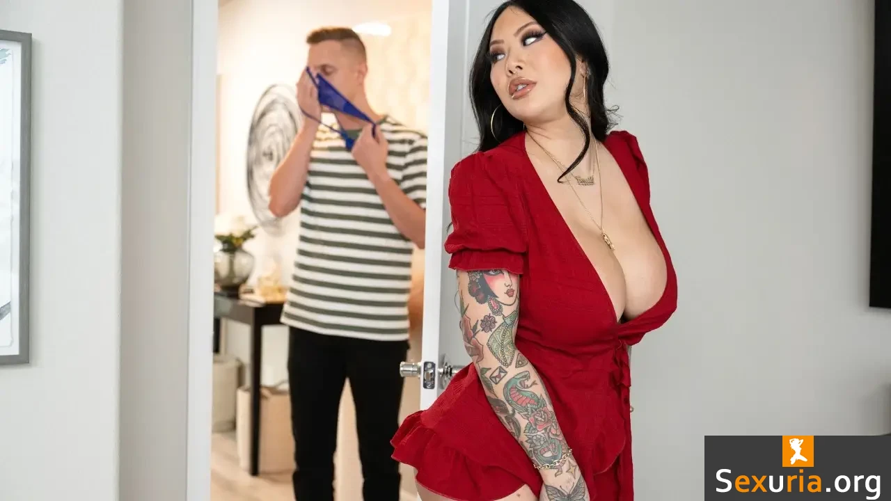Brazzers Exxtra - Connie Perignon [1080p/SD]
