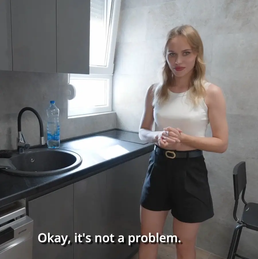 Mari Moore - Filled The Realtors Pussy To Try Out The Furniture In The New Apartment FullHD 1080p