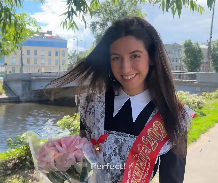 Katty West - I Invited My Classmate To Look At Our School Photos - And She Suggested Anal Sex FullHD 1080p