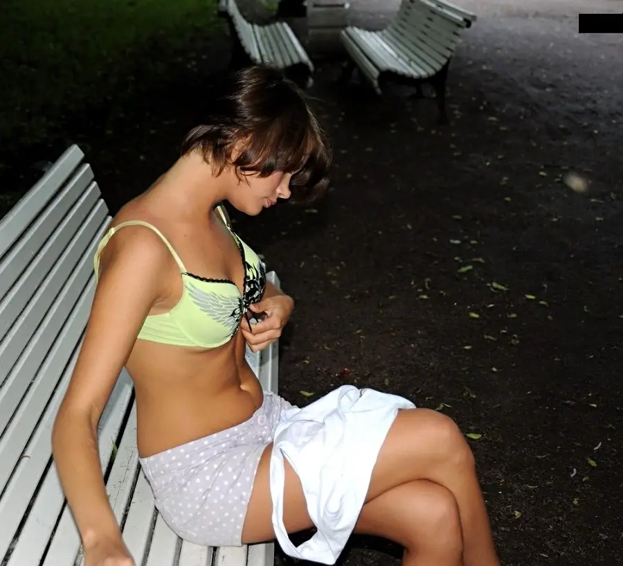 Eniko - Exciting Public Fuck In A Park HD 720p