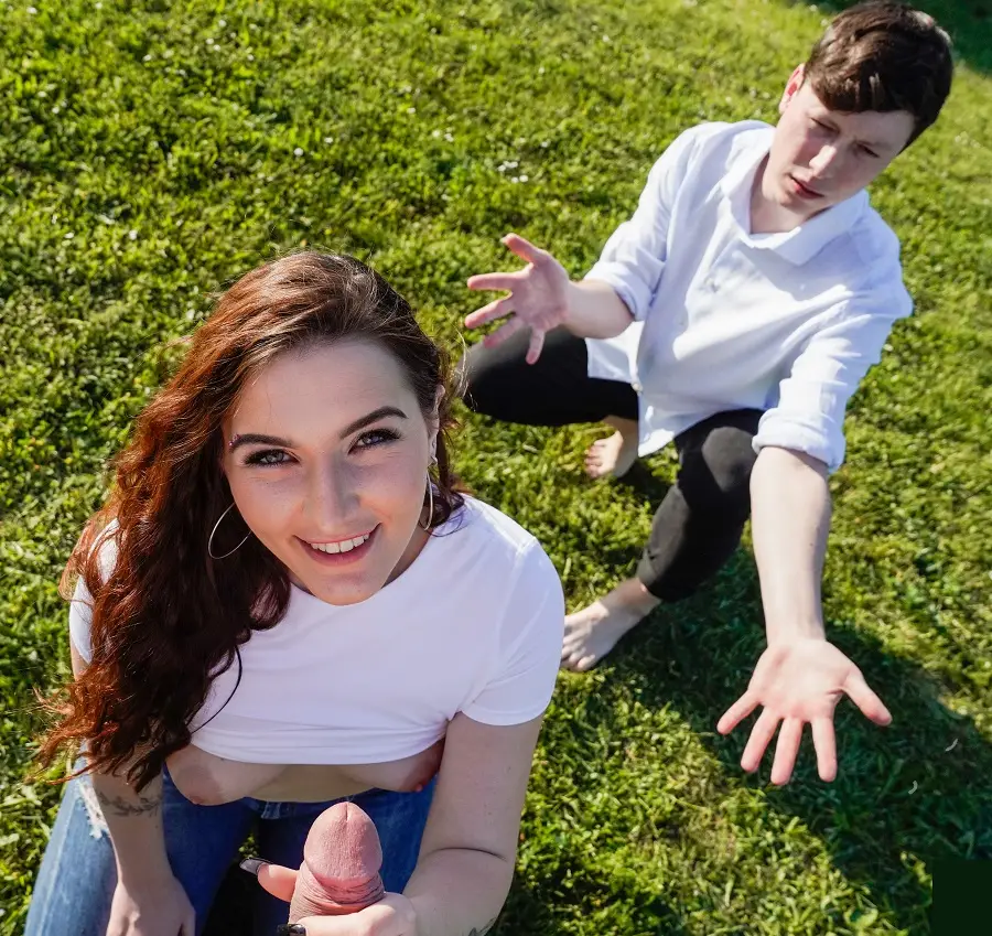 Suzie Sparklez - Pound At The Pond HD 720p