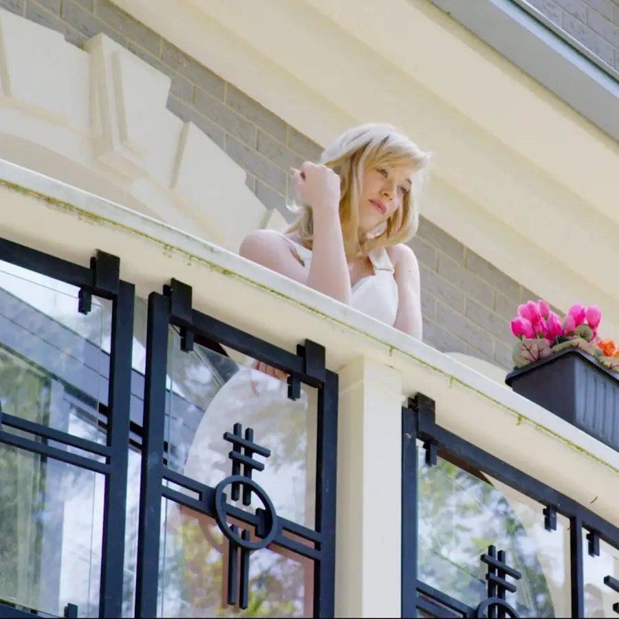 Anny Aurora - Fucks The Gardener FullHD 1080p