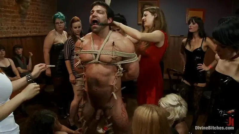 Divine B-Day Bash Live And Public 720p