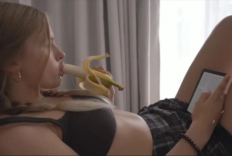 Mira David - Reading is so Boring! better Grab my Dick FullHD 1080p