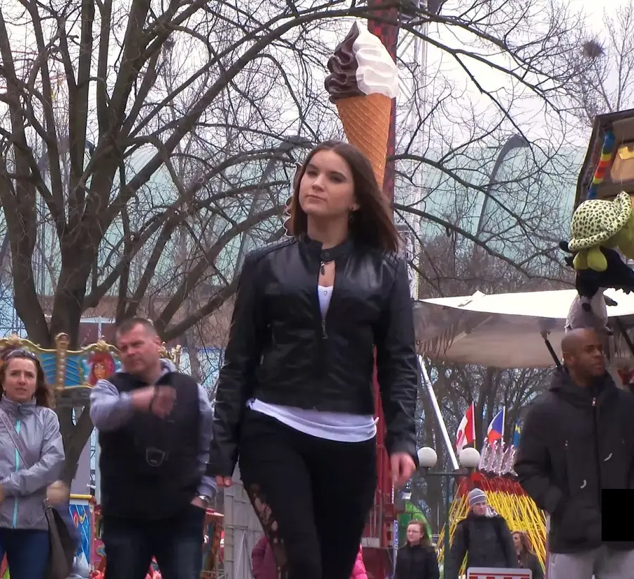 Evelina Darling - Picked Up In Amusement Park Assfucked 3on1 SZ1283 HD 720p