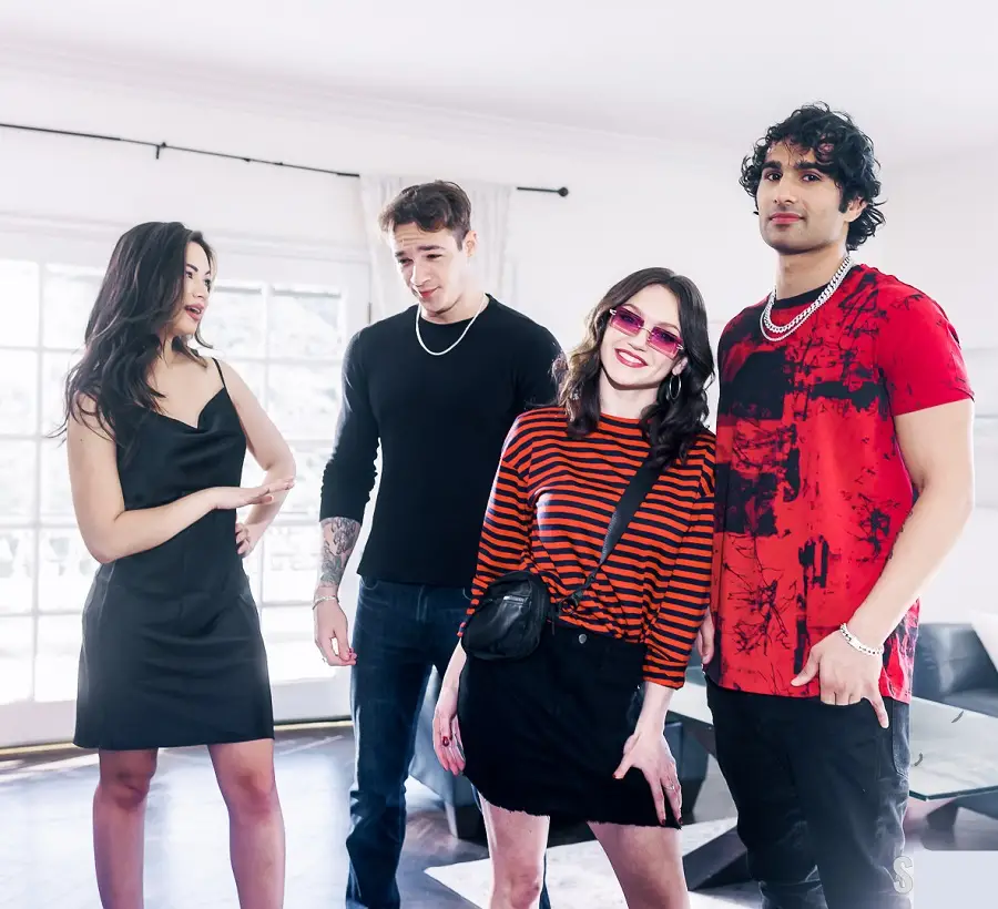 Gracie Gates, Scarlett Alexis - The Circle UltraHD/4K 2160p