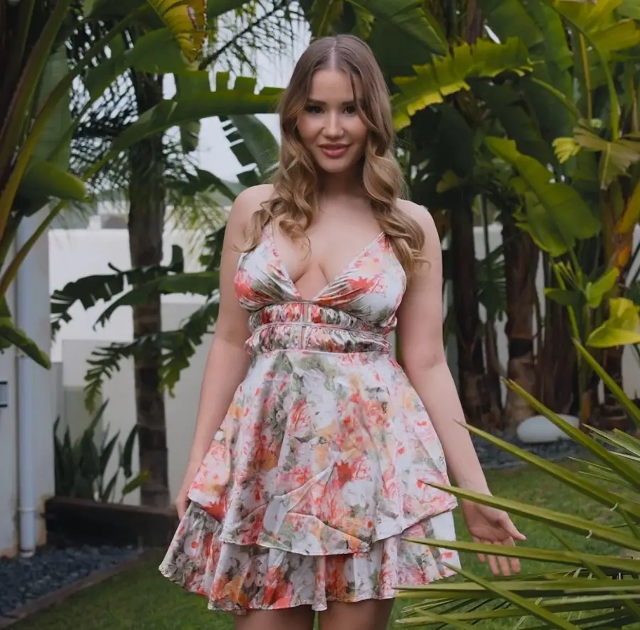 Amalia Davis - Temptation Mansion - The Shameless Dating Show FullHD 1080p