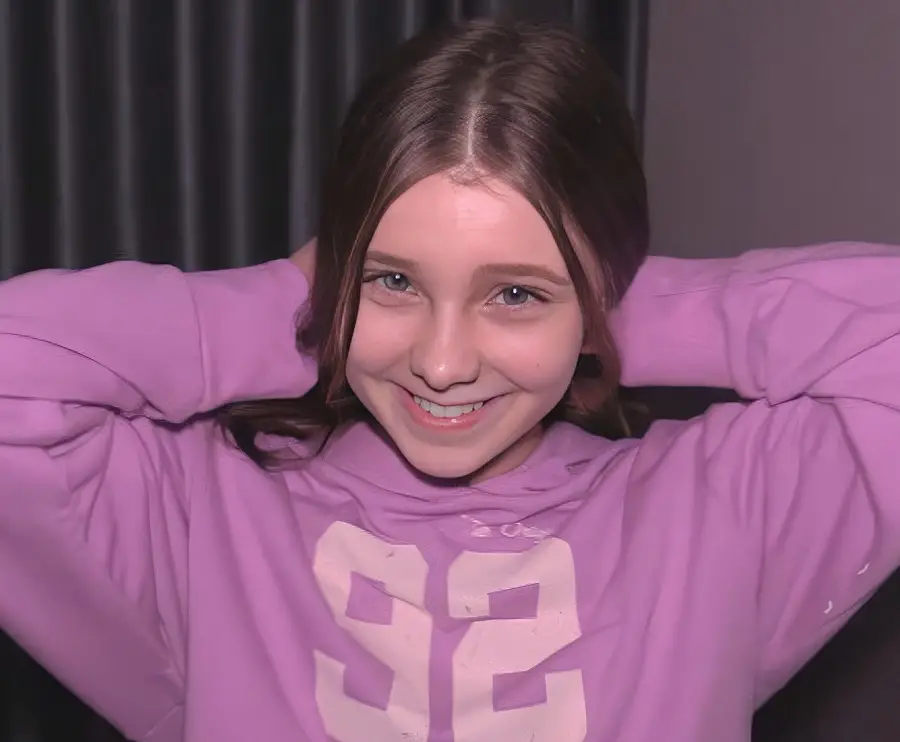 HiYouth - 18 Yo Teen Gets Her Pussy Stretched FullHD 1080p