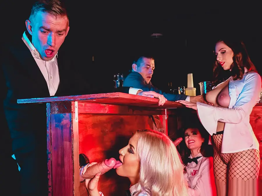 Antonia Sainz, Ella Hughes - Hole of Glory FullHD 1080p