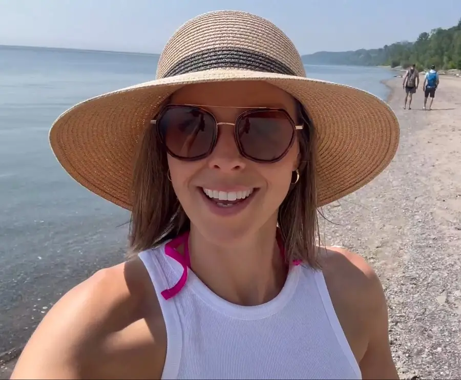 Serenity Cox - New Beach Adventure Threesome with my Husband and his Friend FullHD 1080p