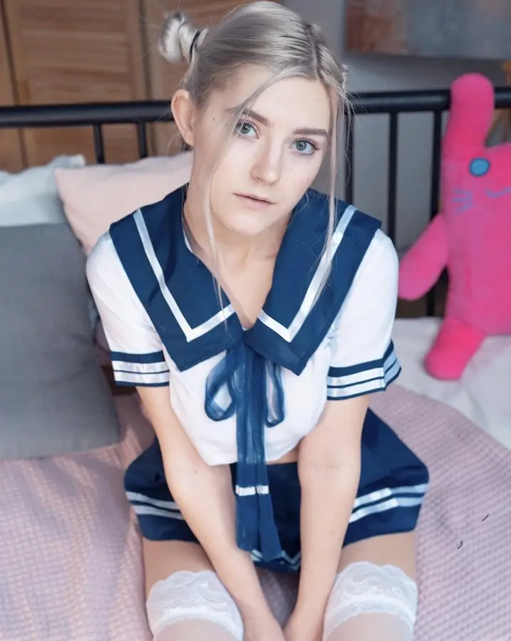 Eva Elfie - Kawaii Schoolgirl Gets Creampie And Facial FullHD 1080p
