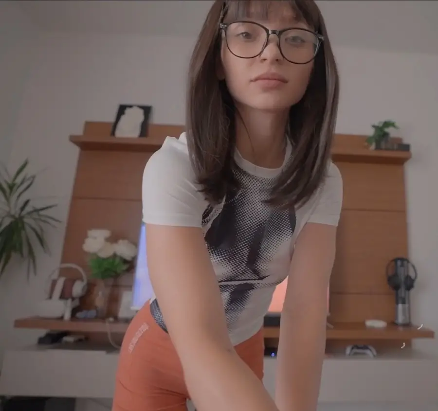 Maya Lis - Saw StepSisters Butt Plug In Her Big Ass Before Her Date And Fucked Her FullHD 1080p