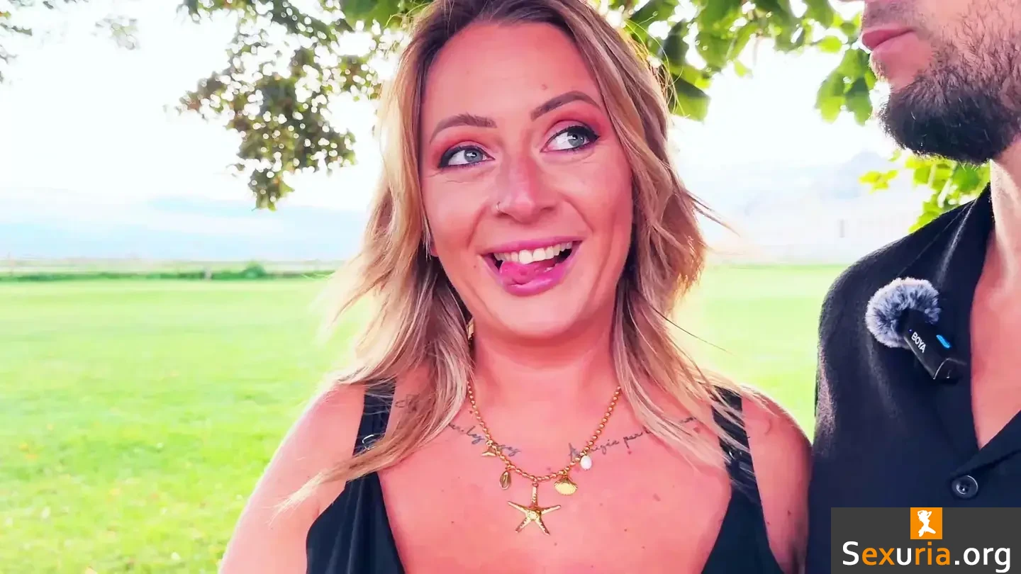 Jacquie Et Michel TV - Julia [1080p]