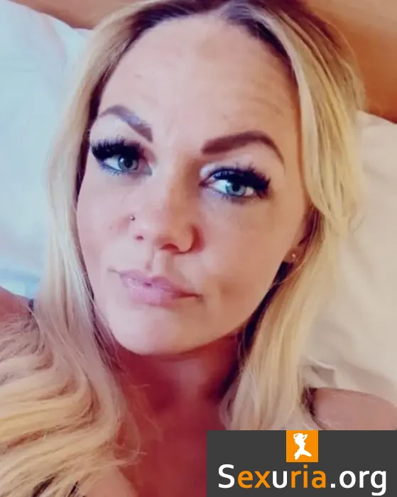 [ManyVids.com] April Velvetx Collection - MegaPack