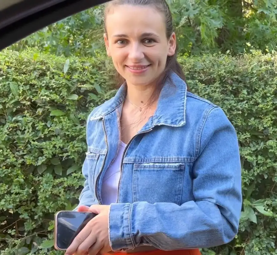 Kate Rich - An Impudent Guy Picked Up A Modest Girl On The Street And Persuaded Her To Have Sex FullHD 1080p