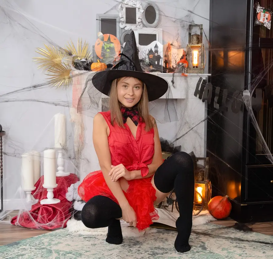 Skye Wood - Sudden Halloween Sex Twist UltraHD/4K 2160p