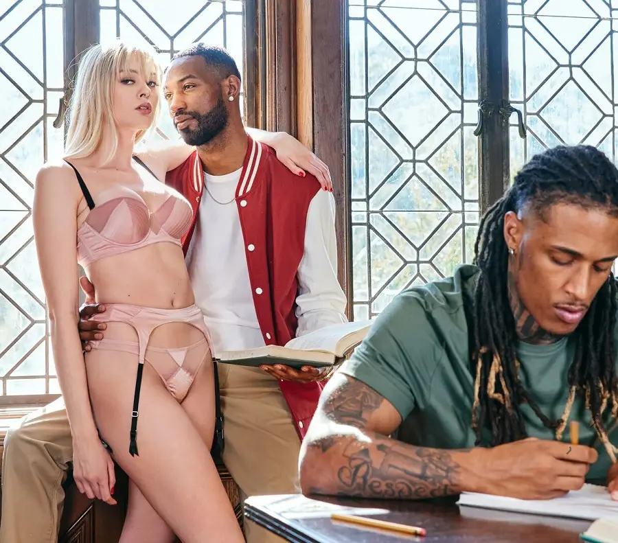 Amber Moore - Third Space Part 1 FullHD 1080p