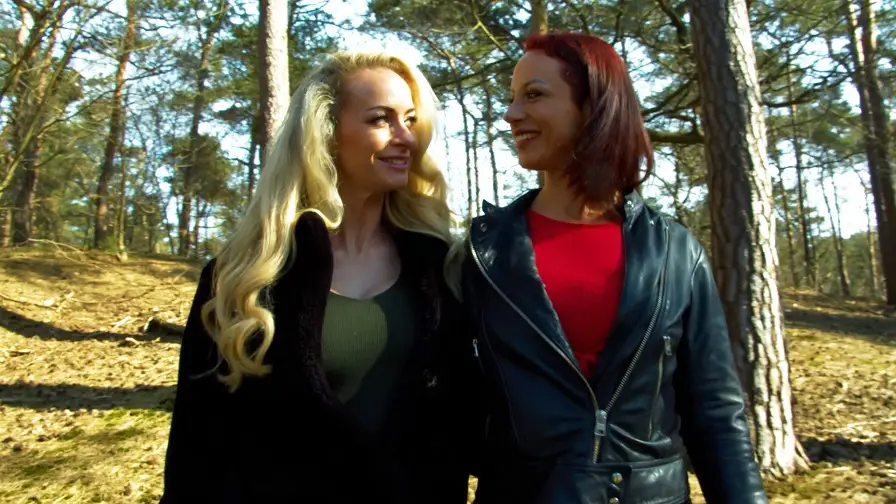 MeidenVanHolland - Nieuw Lesbisch Avontuurtje (Goldykim (Goldy Kim), Smiling Dutchie) 1080p