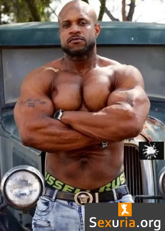 [ManyVids.com] TheRealBigTre Collection - MegaPack