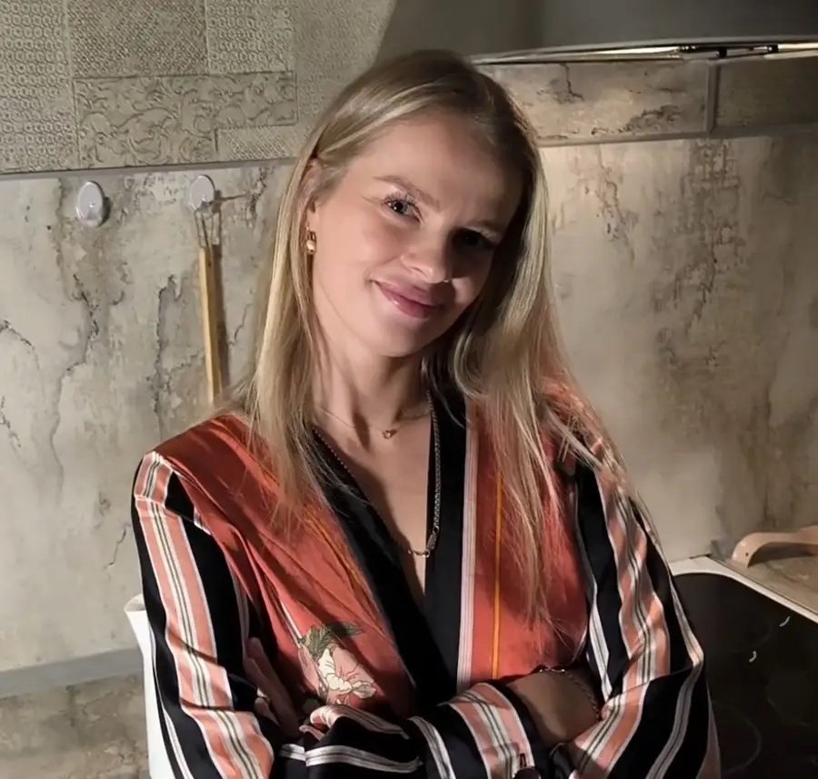 S-Wife Katy - Neighbor Give Me Salt Otherwise I Want To Fuck So Much That There Is No One To Do A Blowjob FullHD 1080p