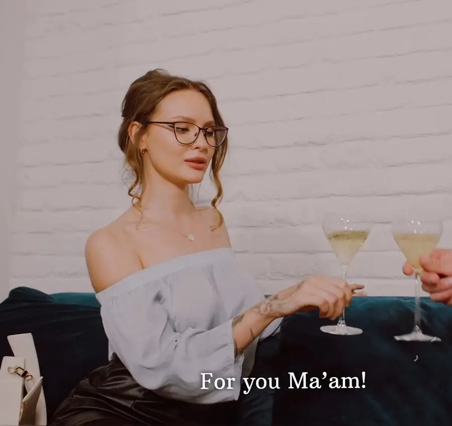 Alexa Poshspicy - Hot Boss Alexa Poshspicy Changes Her Anger To Mercy And Asks To Fuck Her Wet Hole FullHD 1080p