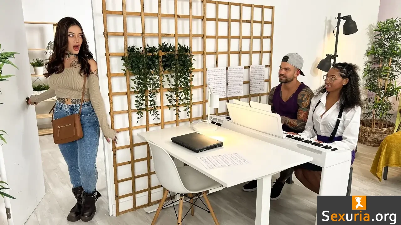 Crazy College GFs - Barbie Rous [1080p/SD]