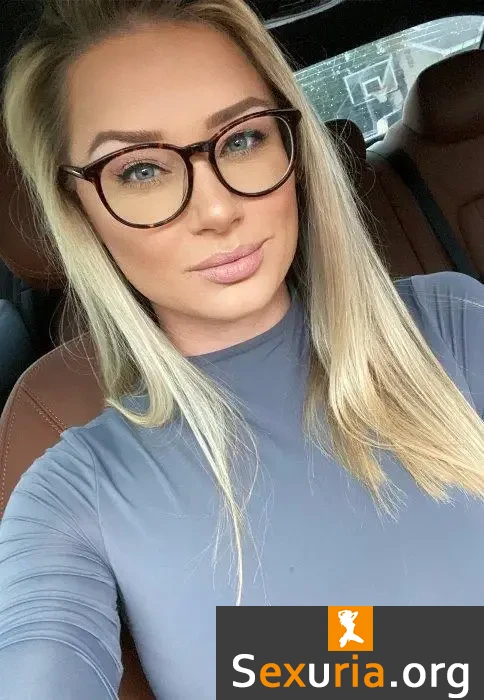 [ManyVids.com] Lauran Vickers Collection - MegaPack