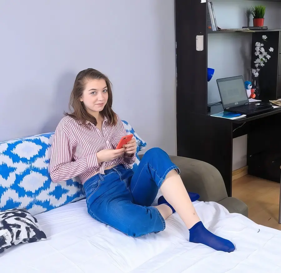 Eliza Thorn - Let's Play A Wild Sex Game! FullHD 1080p