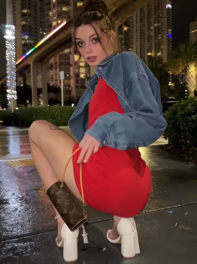 Shrooms Q - Date Night Public Tease Fucking Johnny Loves Big Hard Dick UltraHD/4K 3840p