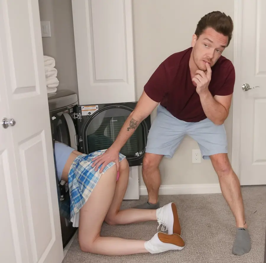 Amber Moore - Stuck Stepsis HD 720p