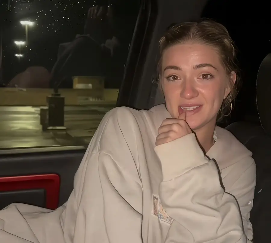 Autumn Ren - POV Car Blowjob HD 720p