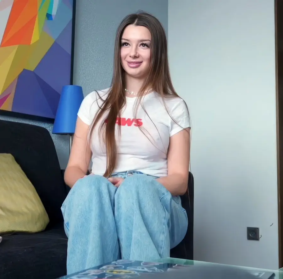 Julie Jess - While Husband Is Away The Hotwife Will Play - Stranger Fucked Me And Came On My Face FullHD 1080p