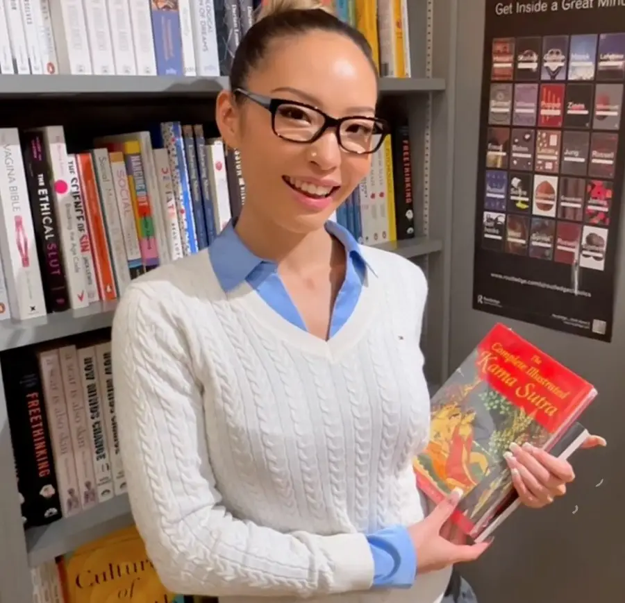 Naomi East - Naughty Asian Schoolgirl Invites A Stranger In Her Room HD 720p