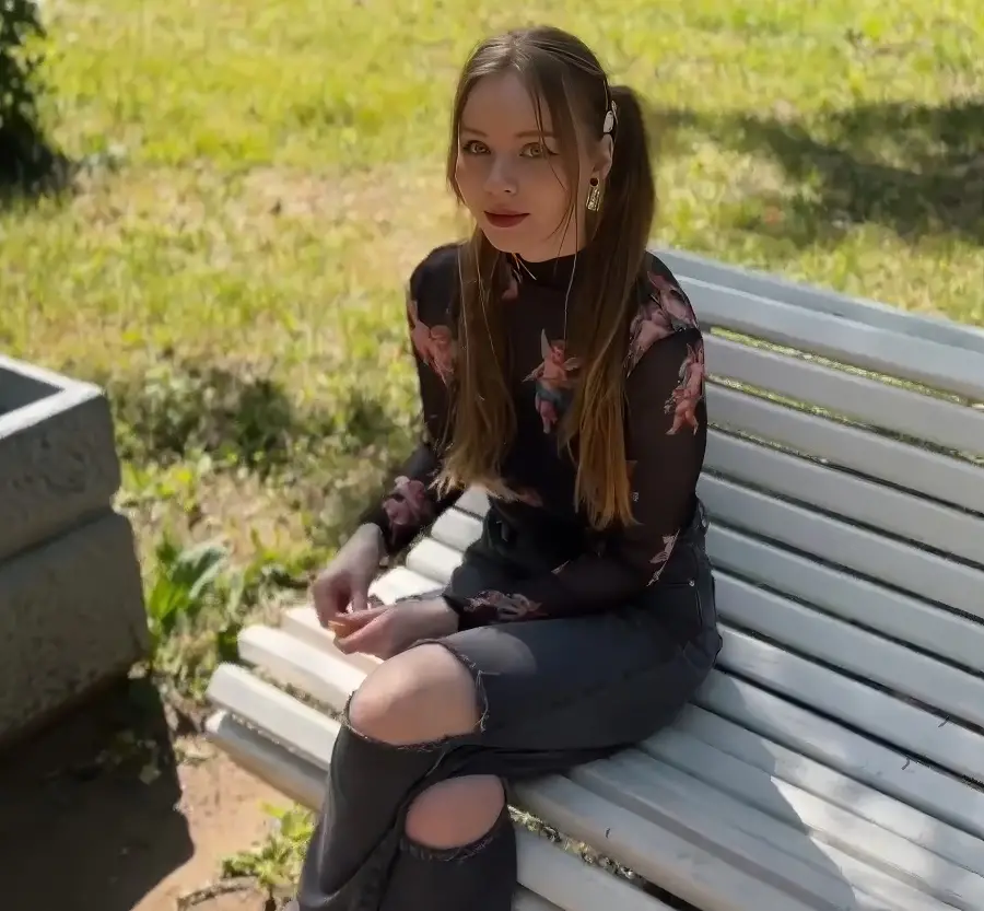 Yuiwoo - Invited Home And Fucked a Cute Student Girl Feeding Birds FullHD 1080p