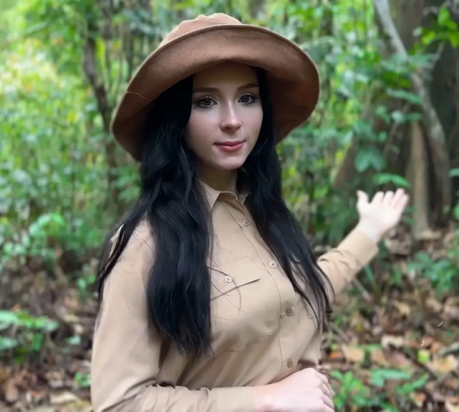 Sweety Fox - Guide Sucked Dick Poison And Saved Life In The Jungle UltraHD/4K 2160p