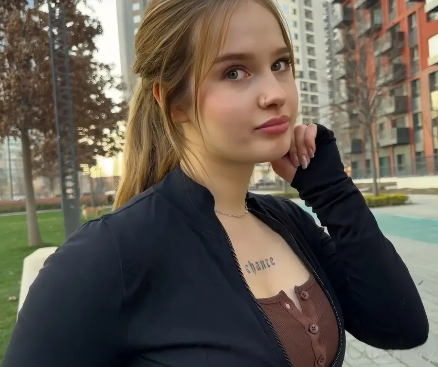 Cumatozz - Poor Student Girl... She Believed That Its Just a Gift FullHD 1080p