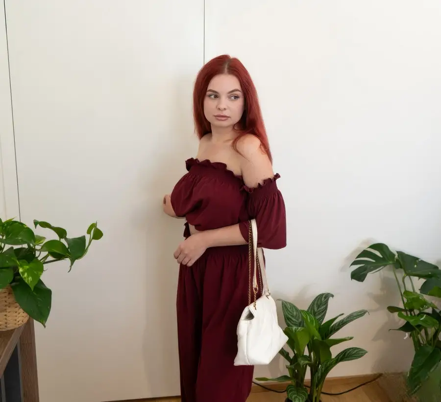 Miss Olivia - Pound Advice HD 720p