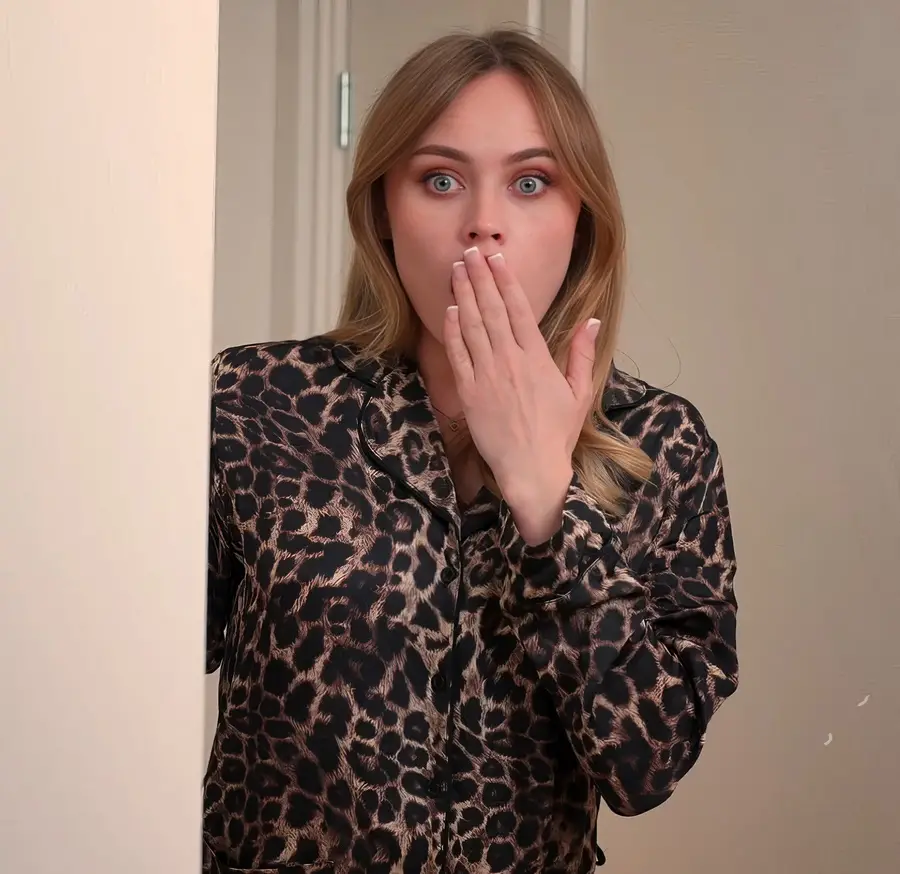 Mari Moore - Busty Stepmother Lost Her Head From Stepsons Cock And Got a Huge Facial FullHD 1080p