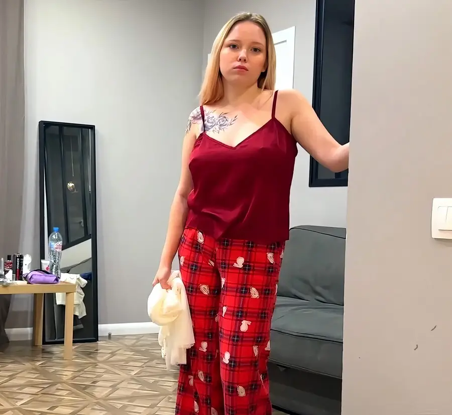 Lesana Mild - Cum On Stepsister's Face When She Came Over For The Night FullHD 1080p