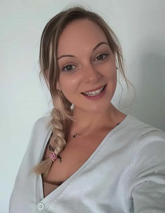 Tiffany Leiddi - Gourmandise 105 in Yssingeaux with Alex FullHD 1920p