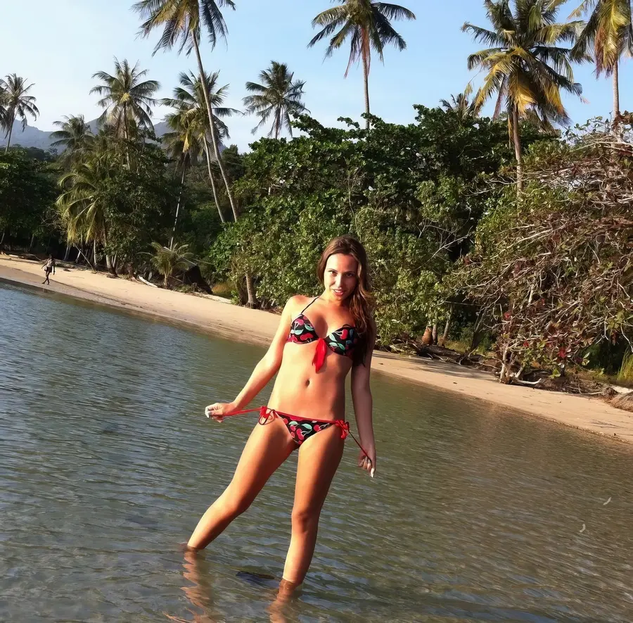 Anna Debine - Wild Sex On The Beach HD 720p